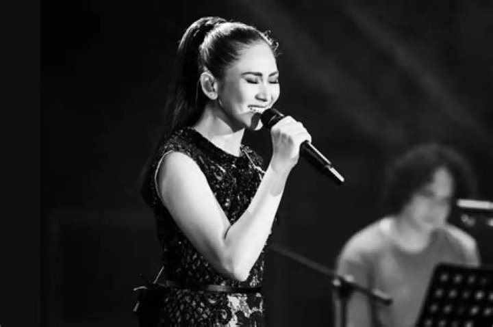 Sarah Geronimo Biography, Net Worth, Age, Movie, Song, Family